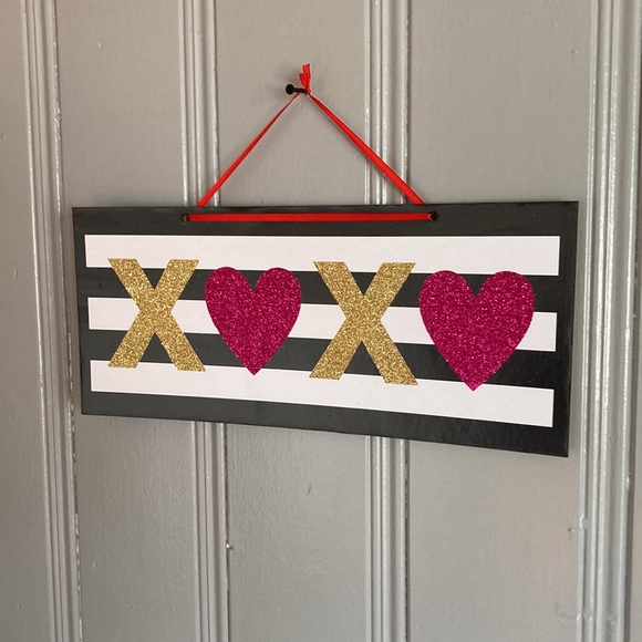 NWT Gorgeous Glittered XπXπ White & Black Striped Wooden Decoration Sign - Picture 11 of 13